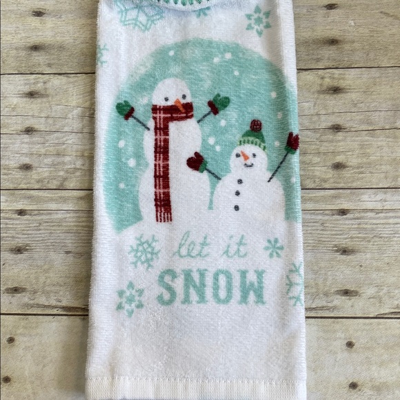Let it Snow Crochet Top Hanging Towel Single Thickness Snowmen & Snowflakes - Picture 3 of 4